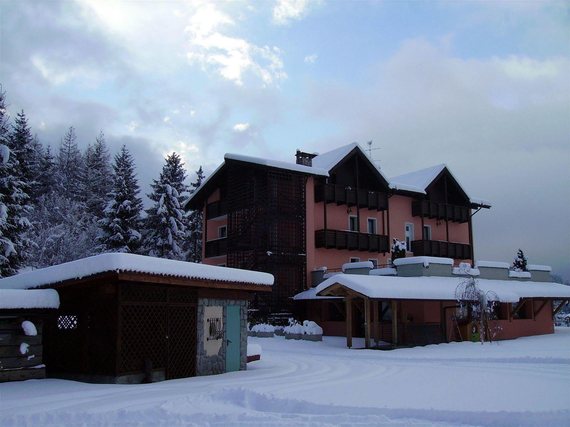 Park Hotel Bellevue Dimaro Kültér fotó