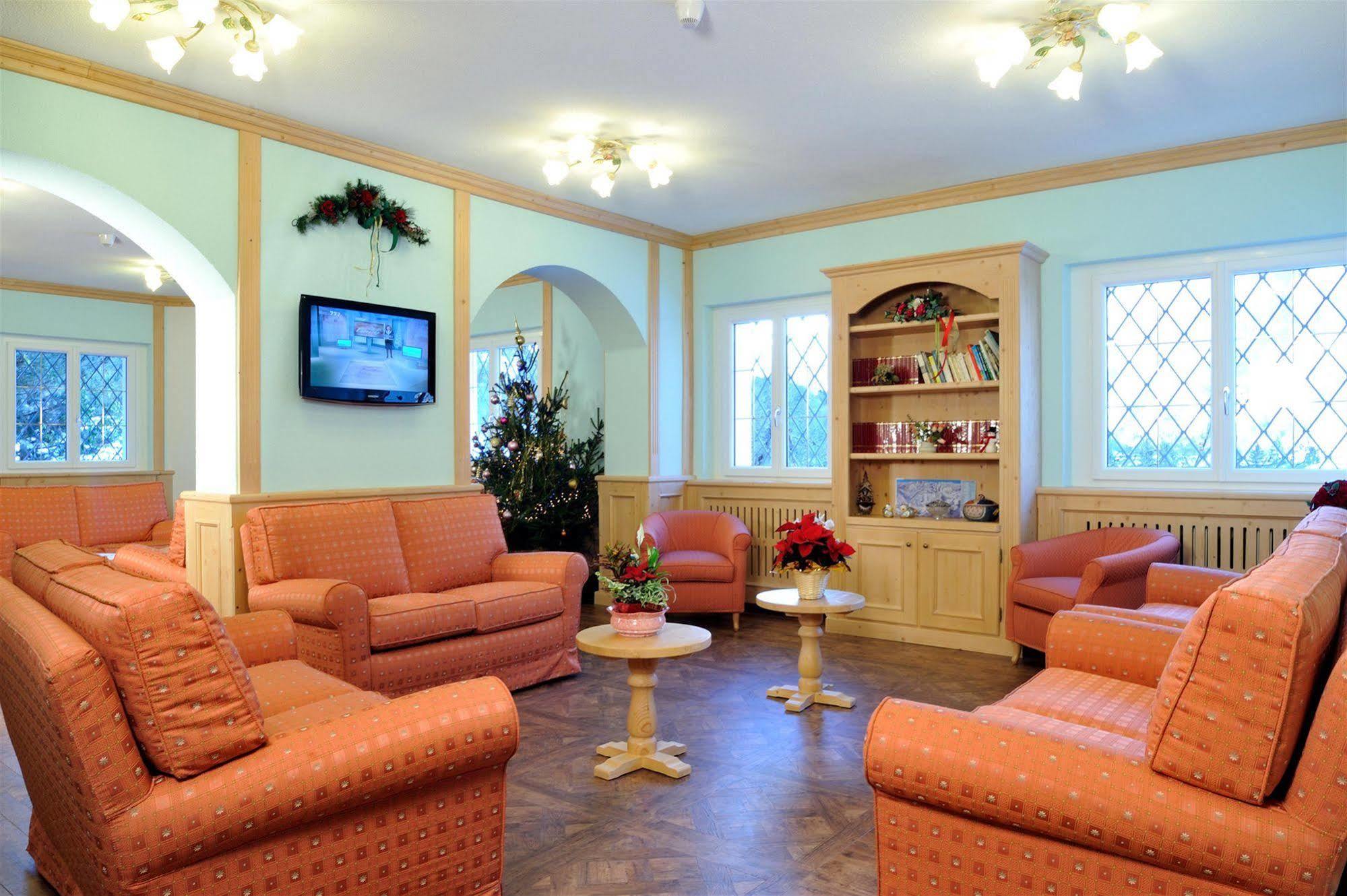 Park Hotel Bellevue Dimaro Beltér fotó