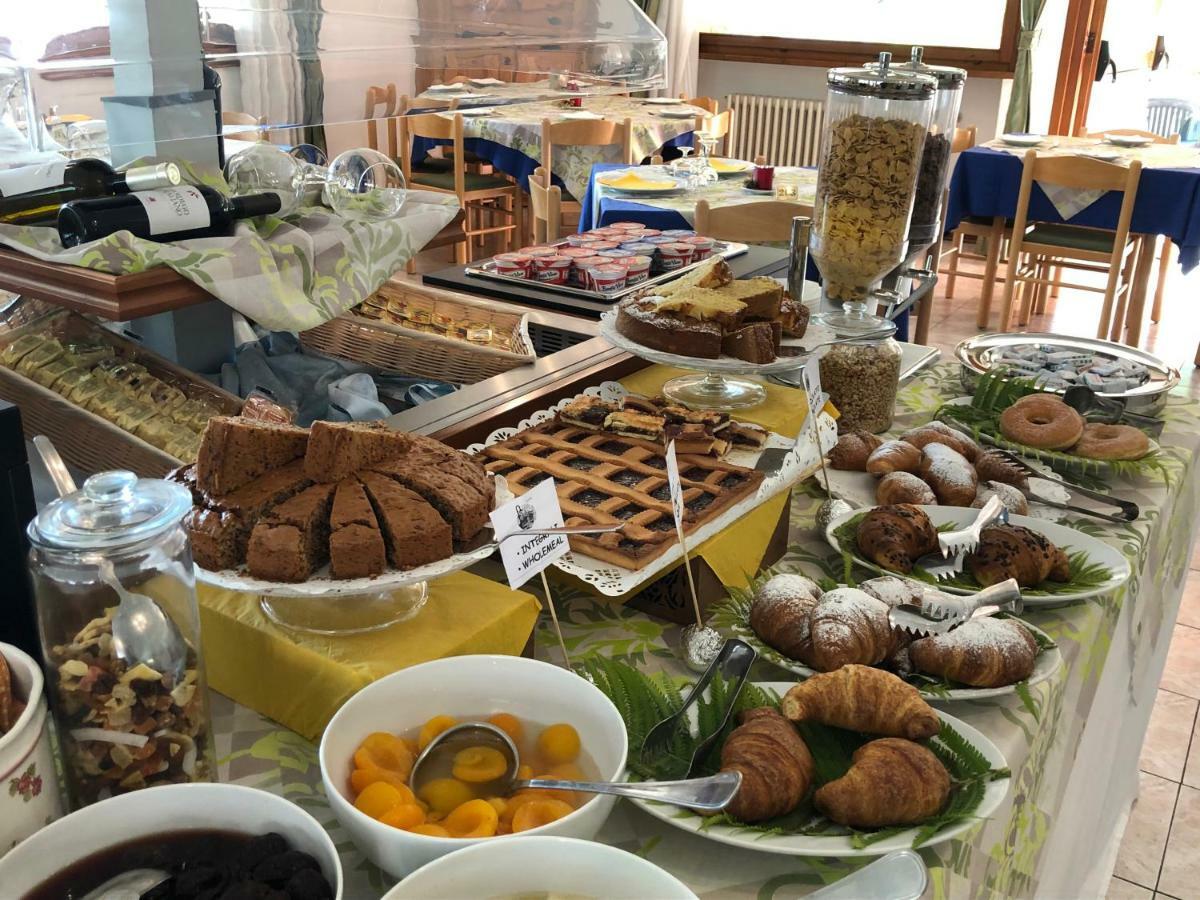 Park Hotel Bellevue Dimaro Kültér fotó